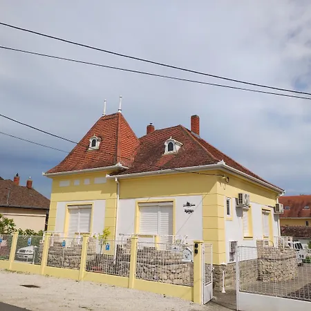Vanilia Πανσιόν Keszthely